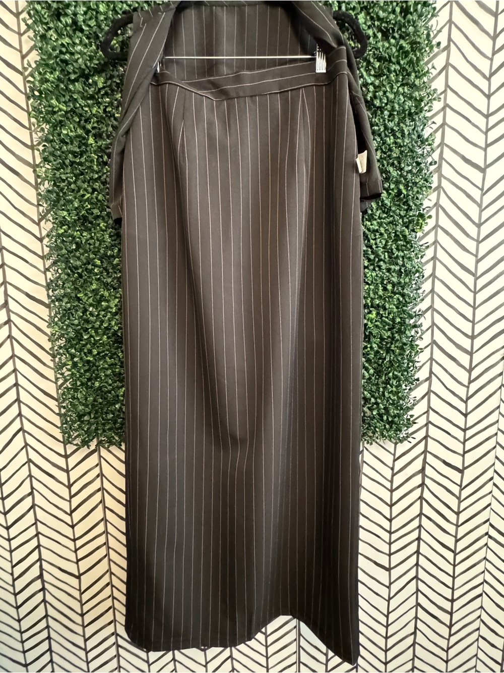 Commense Black Pinstripe Vest and Skirt Set - Picture 2 of 2